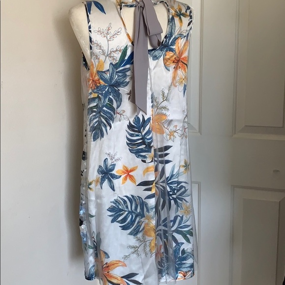 floral embroidered sheer overlay cut out tie back shift dress - Picture 2 of 11